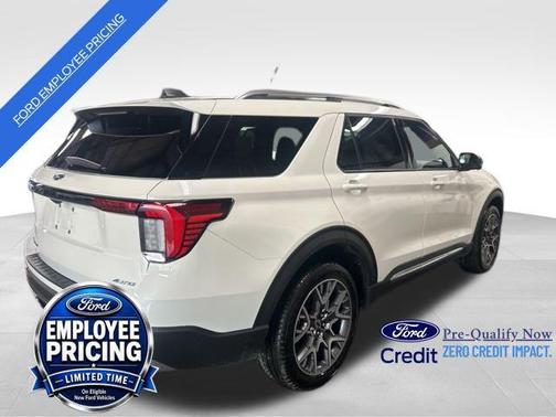 Star White Metallic Tri-Coat 2025 Ford Explorer Platinum