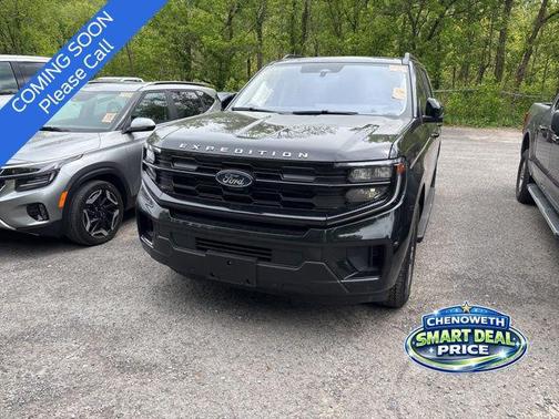 Black Metallic 2025 Ford Expedition Active