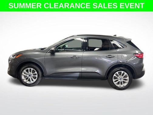 Carbonized Gray Metallic 2022 Ford Escape SE