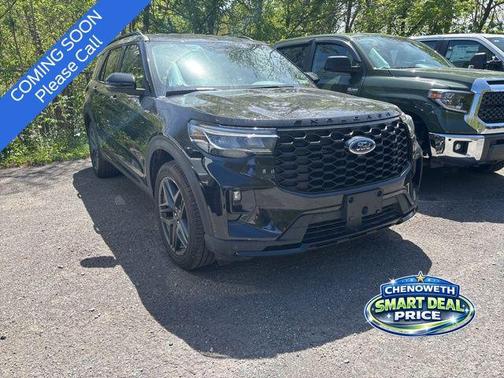 Black Metallic 2025 Ford Explorer ST-Line