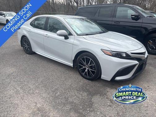 Ice Edge 2024 Toyota Camry SE