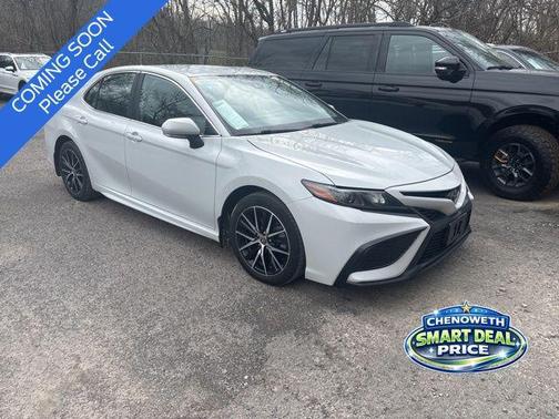 Ice Edge 2024 Toyota Camry SE