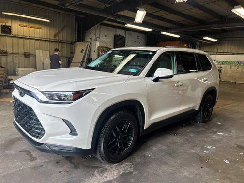Coastal Cream 2024 Toyota Grand Highlander XLE