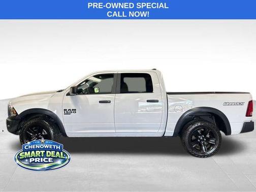Bright White Clearcoat 2022 RAM 1500 Classic Warlock Crew Cab 4x4 5'7' Box