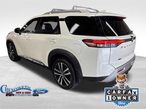 2023 Nissan Pathfinder Platinum 4WD