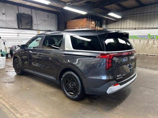 Panthera Metal 2025 Kia Carnival LXS