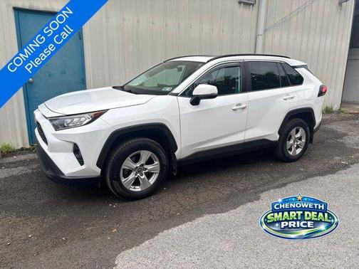 Super White 2019 Toyota RAV4 XLE