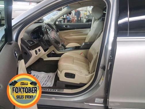 2019 Lincoln MKT Standard