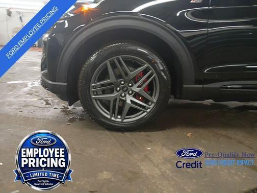 Agate Black Metallic 2026 Ford Explorer ST-Line