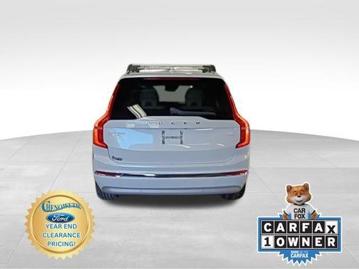 2022 Volvo XC90 Recharge Plug-In Hybrid T8 Inscription 7 Passenger