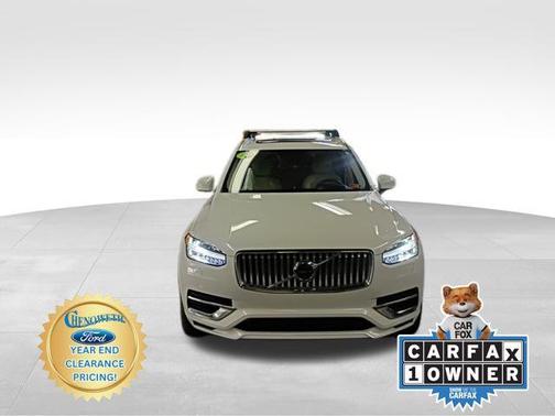 2022 Volvo XC90 Recharge Plug-In Hybrid T8 Inscription 7 Passenger