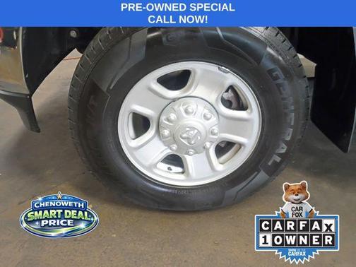 Diamond Black Crystal Pearlcoat 2019 RAM 2500 Tradesman Crew Cab 4x4 6'4' Box