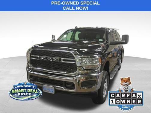 Diamond Black Crystal Pearlcoat 2019 RAM 2500 Tradesman Crew Cab 4x4 6'4' Box