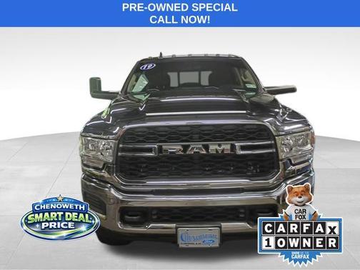 Diamond Black Crystal Pearlcoat 2019 RAM 2500 Tradesman Crew Cab 4x4 6'4' Box