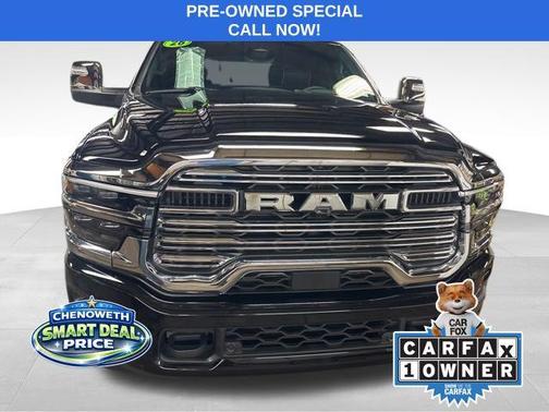 Diamond Black Crystal Pearlcoat 2026 RAM 2500 Laramie