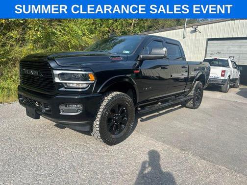 Diamond Black Crystal Pearlcoat 2020 RAM 2500 Laramie Crew Cab 4x4 6'4' Box