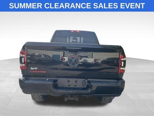 Diamond Black Crystal Pearlcoat 2020 RAM 2500 Laramie Crew Cab 4x4 6'4' Box