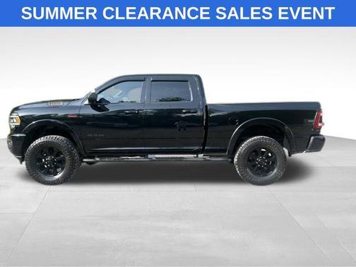 Diamond Black Crystal Pearlcoat 2020 RAM 2500 Laramie Crew Cab 4x4 6'4' Box