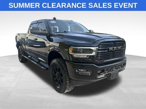Diamond Black Crystal Pearlcoat 2020 RAM 2500 Laramie Crew Cab 4x4 6'4' Box