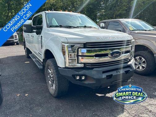 Oxford White 2019 Ford F-350 Lariat