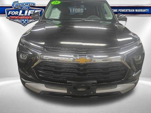 Mosaic Black Metallic 2025 Chevrolet Trailblazer LT