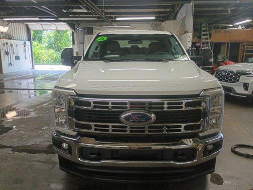 Oxford White 2026 Ford F-250 XLT