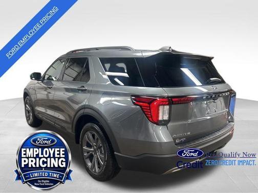 Carbonized Gray Metallic 2026 Ford Explorer Active w/200A Pkg