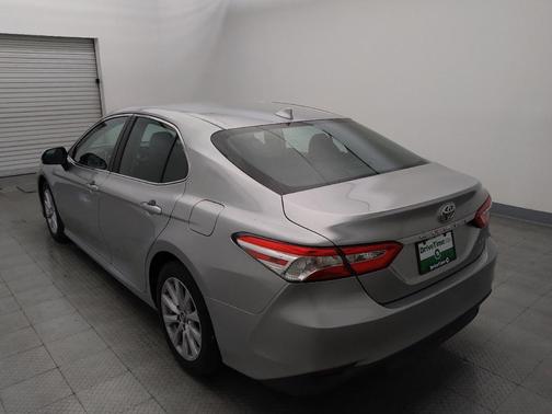 Celestial Silver Metallic 2019 Toyota Camry LE