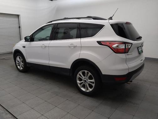 White 2018 Ford Escape SE