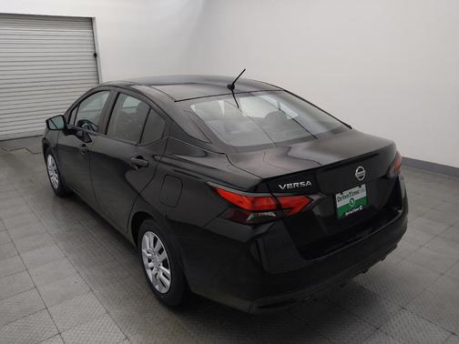 Super Black 2020 Nissan Versa 1.6 S