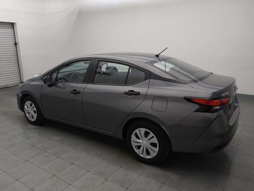 Gun Metallic 2025 Nissan Versa 1.6 S