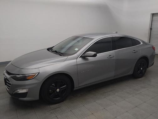 Sterling Gray Metallic 2024 Chevrolet Malibu FWD 1LT