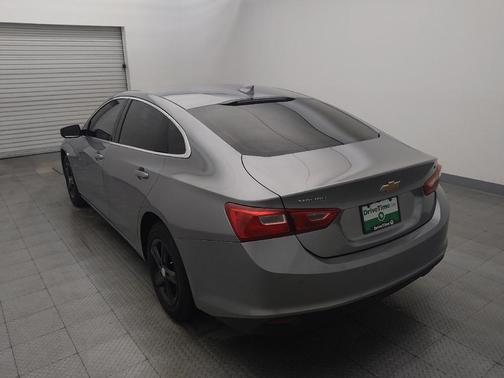 Sterling Gray Metallic 2024 Chevrolet Malibu FWD 1LT