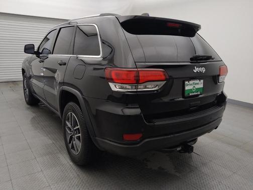 2020 Jeep Grand Cherokee Laredo