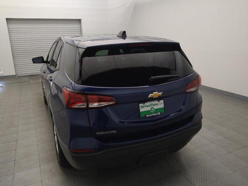 Blue Glow Metallic 2022 Chevrolet Equinox LS