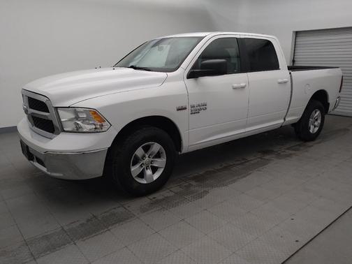 2019 RAM 1500 SLT