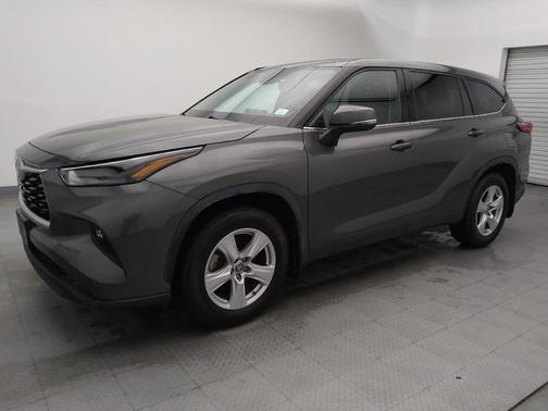 2022 Toyota Highlander LE