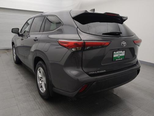 2022 Toyota Highlander LE