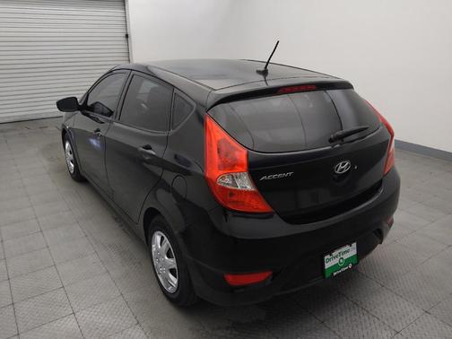Ultra Black Pearl 2017 Hyundai Accent SE