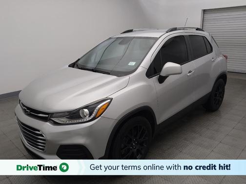 Silver Ice Metallic 2021 Chevrolet Trax LT