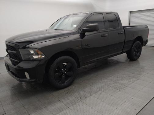 Brilliant Black Crystal Pearlcoat 2017 RAM 1500 Express