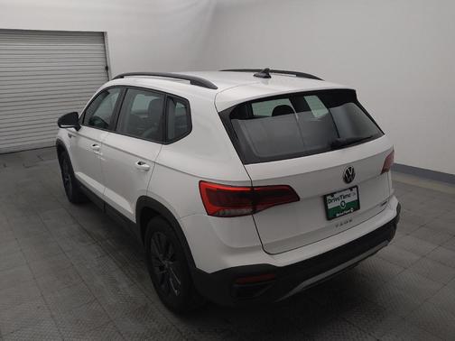 Pure White 2022 Volkswagen Taos 1.5T S
