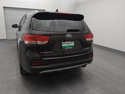 2016 Kia Sorento EX
