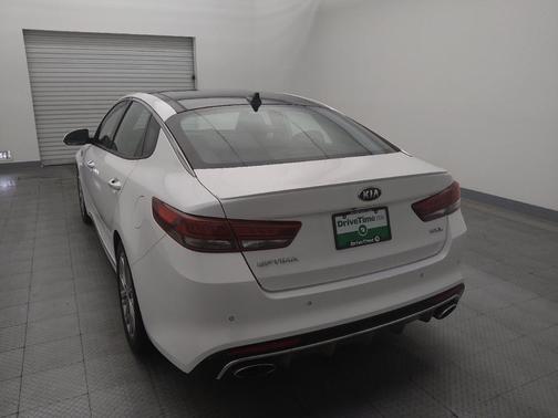 Snow White Pearl 2018 Kia Optima SX Turbo