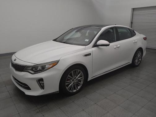 Snow White Pearl 2018 Kia Optima SX Turbo