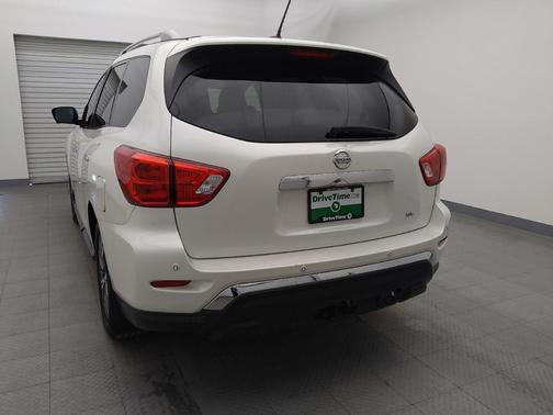 2017 Nissan Pathfinder SL