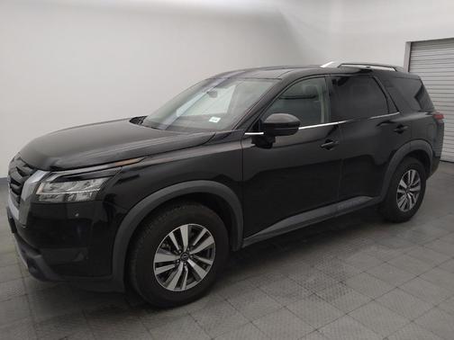 Super Black 2023 Nissan Pathfinder SL FWD