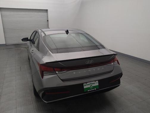 Fluid Metal 2025 Hyundai ELANTRA Sport