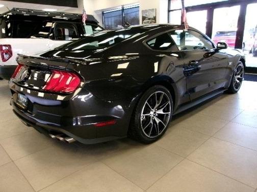 2022 Ford Mustang ECOBOOST