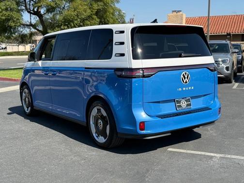 2025 Volkswagen ID. Buzz Pro S Plus